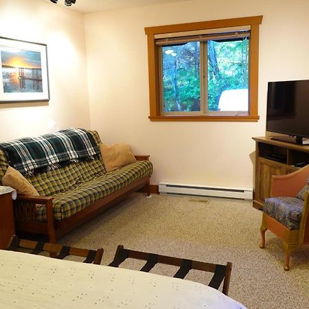 Summerhill Guest House Тофино Екстериор снимка