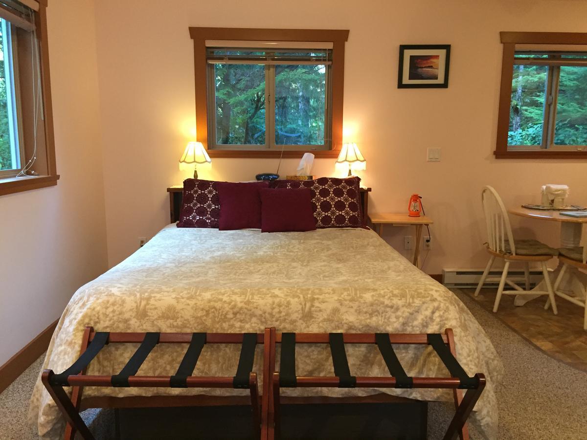 Summerhill Guest House Тофино Екстериор снимка