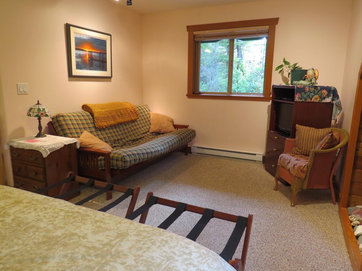 Summerhill Guest House Тофино Екстериор снимка