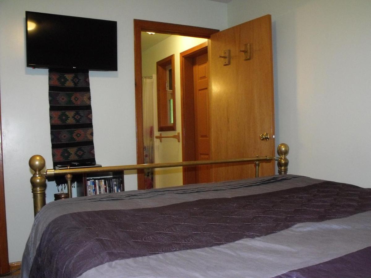 Summerhill Guest House Тофино Екстериор снимка