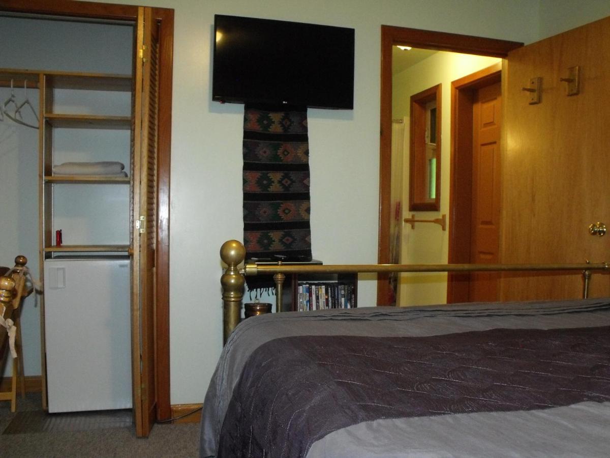 Summerhill Guest House Тофино Екстериор снимка